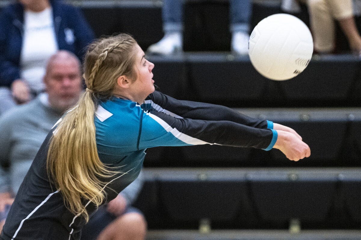 6A playoffs Farmington sweeps Roy in 1st round, ending Royals